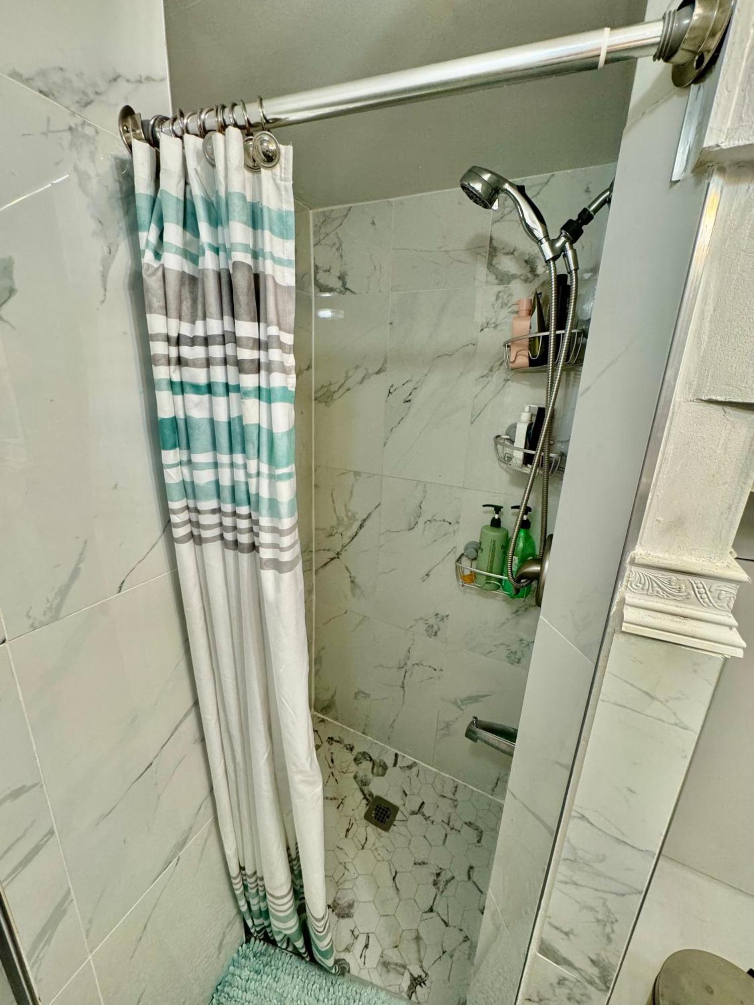 Cozy Private Room With Shared Bathroom On The 1St Floor - Conveniently Located Near Seatac Airport And Downtown シアトル エクステリア 写真