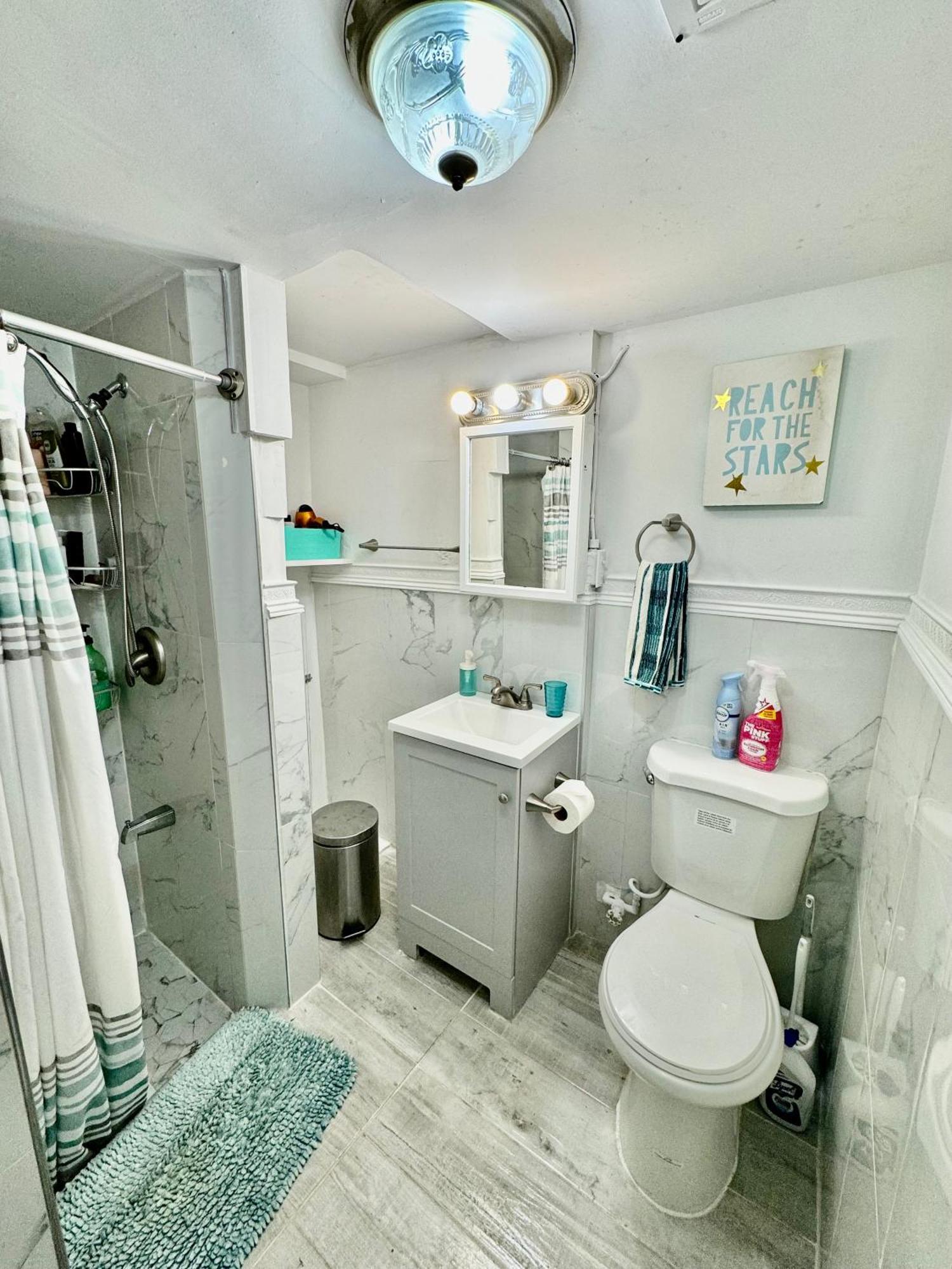 Cozy Private Room With Shared Bathroom On The 1St Floor - Conveniently Located Near Seatac Airport And Downtown シアトル エクステリア 写真